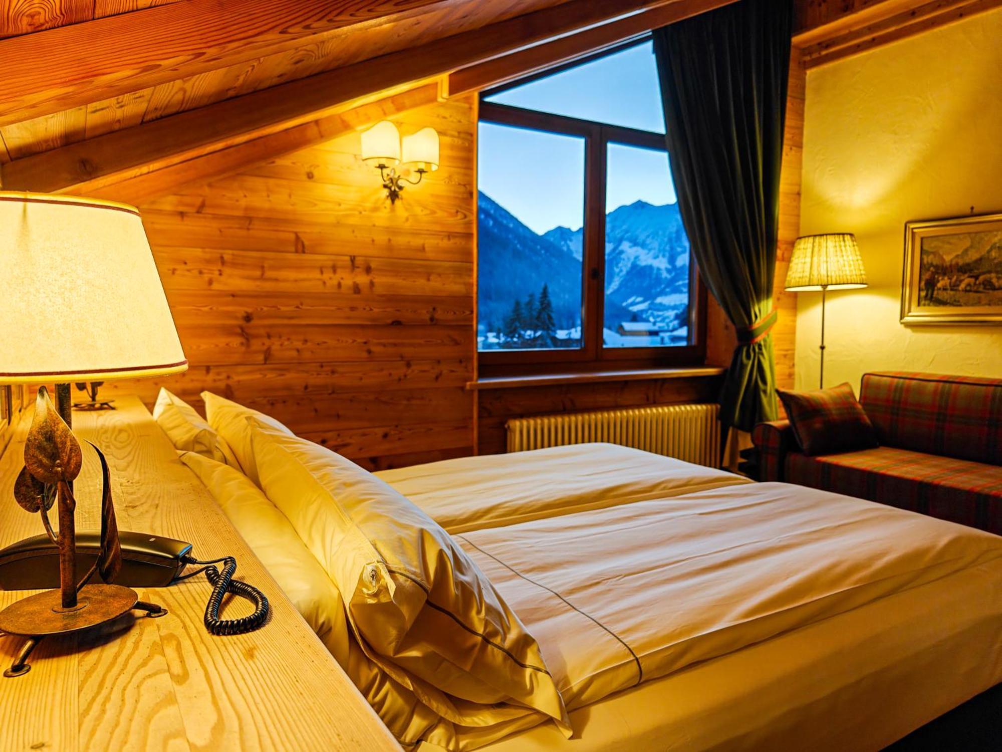 Hotel Breithorn ชัมโปลุก ภายนอก รูปภาพ
