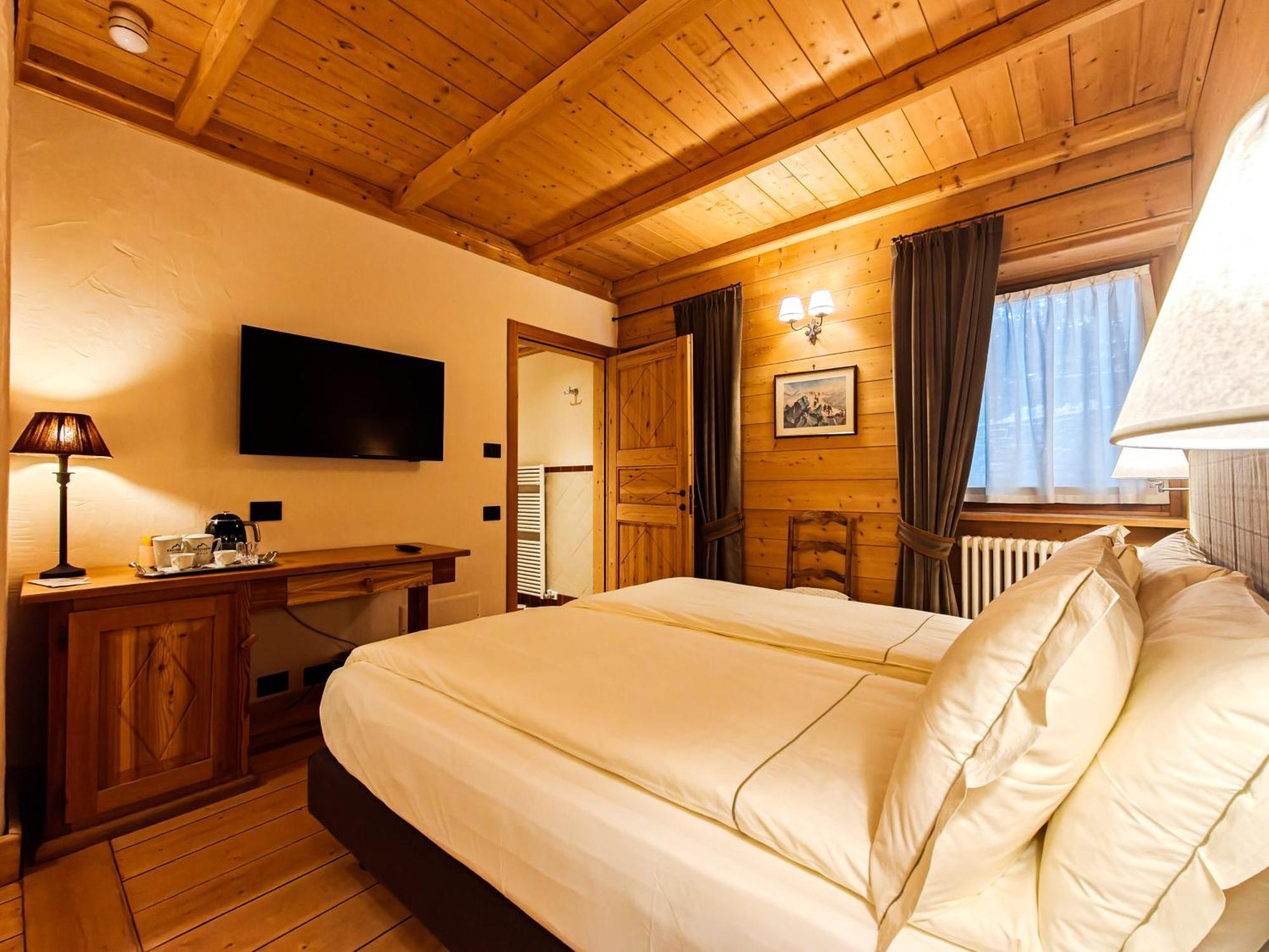Hotel Breithorn ชัมโปลุก ภายนอก รูปภาพ